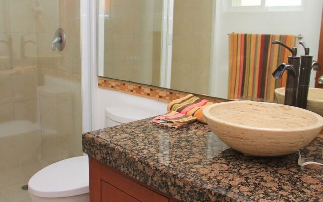 Luna Maya? Beautiful 2BR Beach Condo By Select