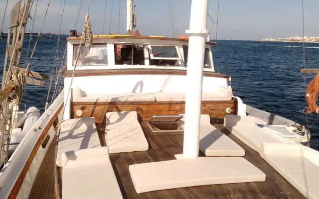 Liveaboard & Diving Safari - Aegadian Islands Tour