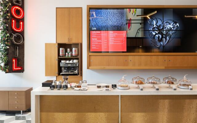 Le Méridien Columbus, The Joseph