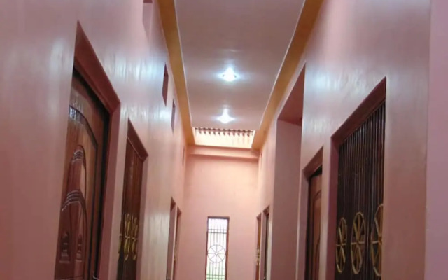 Goroomgo Mahamaya Guest House Varanasi
