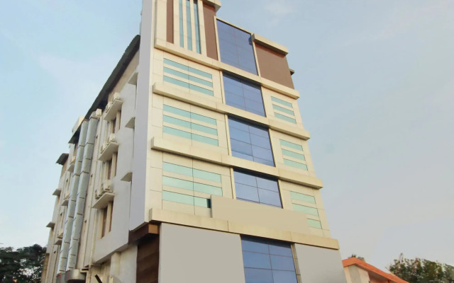 OYO 10222 Hotel Anbu Park