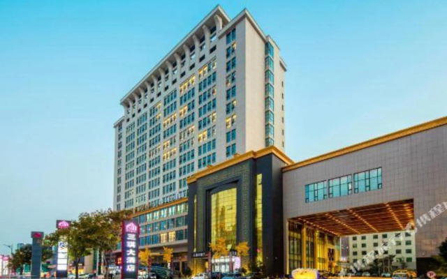 Yicheng three qi hotel(翼城三琪大酒店)