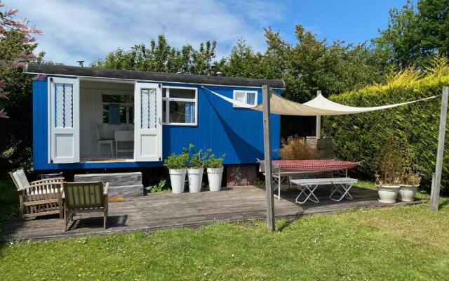 Little blue house (on the campsite)