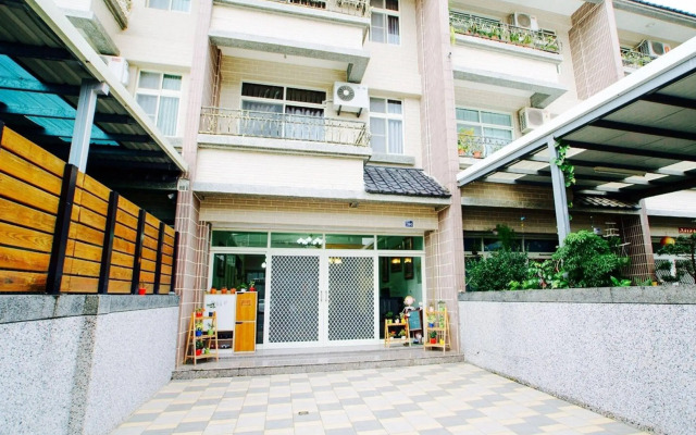 Daze Days Hostel