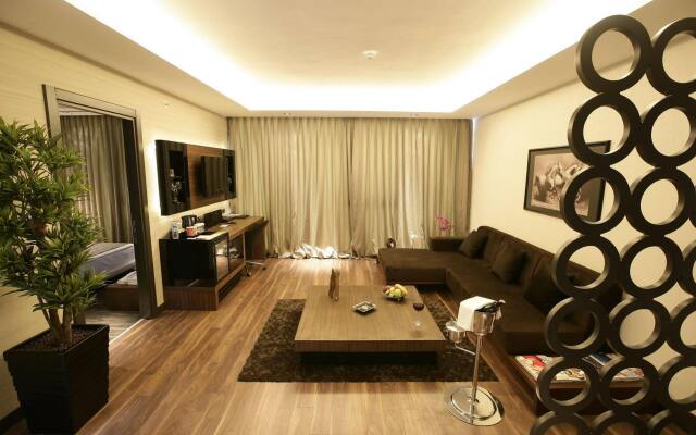 RYS Hotel & Restaurant