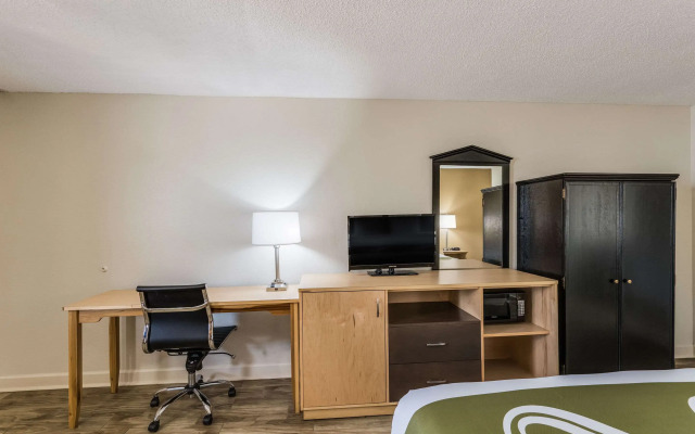 Quality Inn & Suites Hot Springs-Lake Hamilton