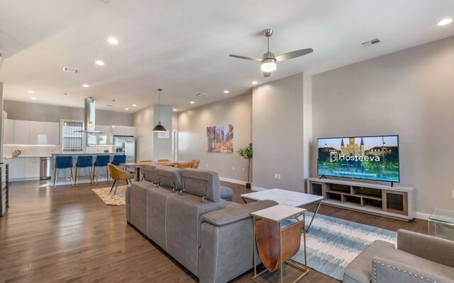 4BR Modern Townhouse in Mid City
