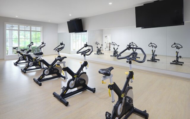 904 South Hampton 2 Bedroom Condo