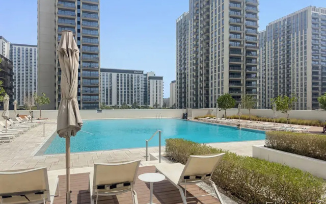 WelHome - Beautiful 1BR Apt in Dubai Hills with City View