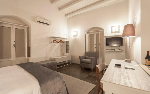 Locanda Don Serafino Historical Boutique Hotel