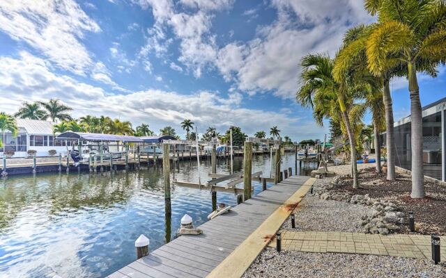 Waterfront Matlacha Home w/ Hot Tub & Grill!