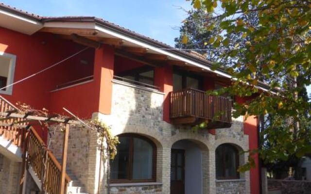 La Valeriana Farm Apartments