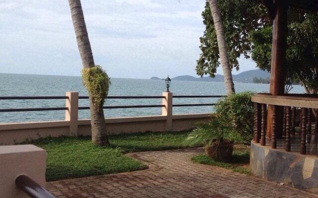 Baan Rim Lay Lipa Noi