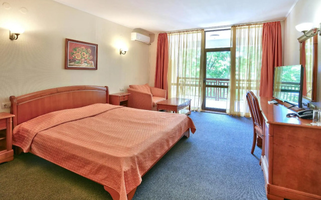 Estreya Residence Hotel and SPA