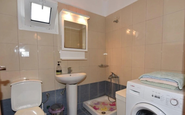 Svetlana s Family Right House by Travelpro S