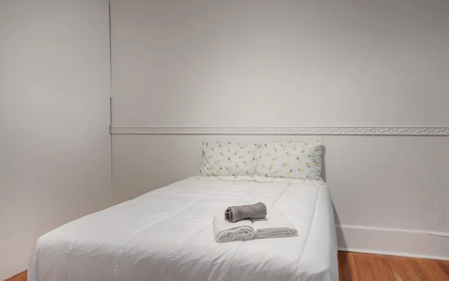 Beautiful 6BR Apt Near Olympic Stadium
