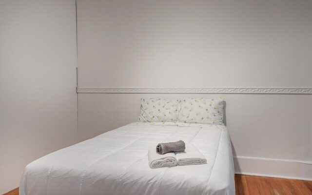 Beautiful 6BR Apt Near Olympic Stadium