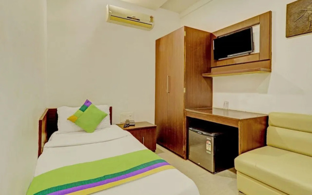 Treebo Trend Loharkar's Family Hotel