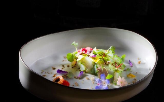 Les Tresoms Lake and Spa Resort