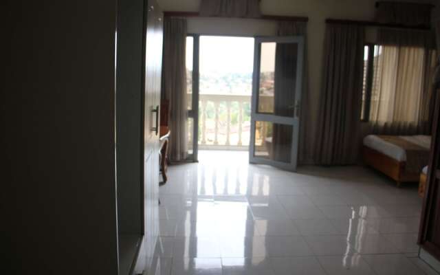 Hill Crest Hotel
