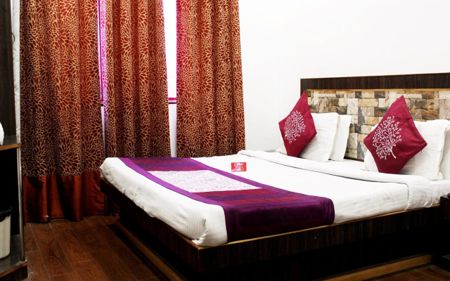 OYO 8991 near Mall Road