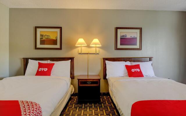 OYO Hotel Douglas GA US-441