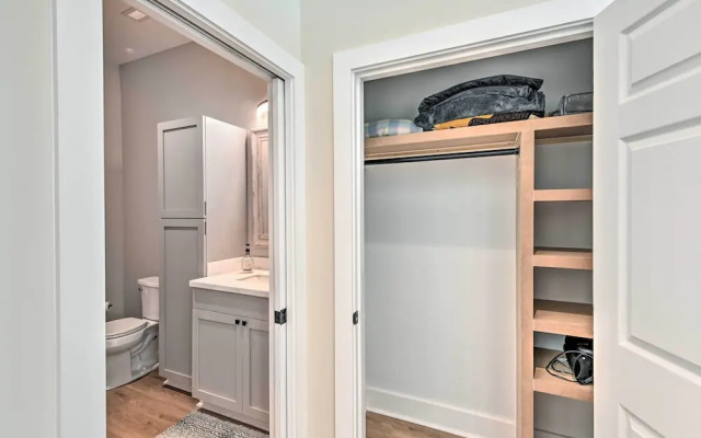 Cozy Tennessee Country Retreat on 5 Acres!