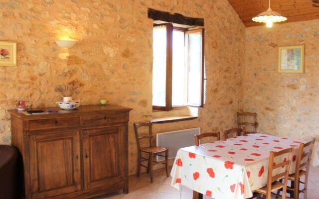 Gîte Azerat, 4 pièces, 6 personnes - FR-1-616-138