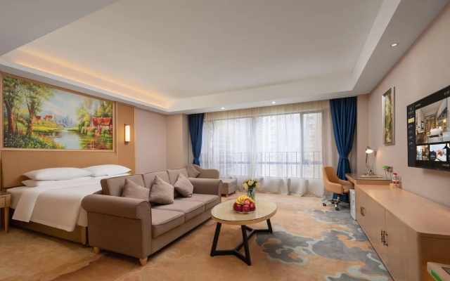 Vienna International Hotel（Guangzhou North Railway Station Huadu Automobile City Metro Station）