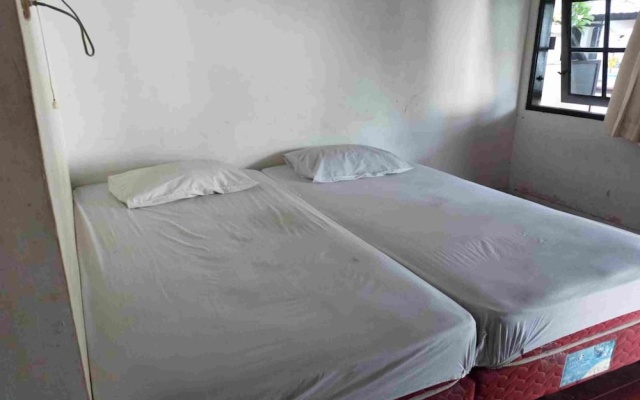 Hotel O Penginapan Mekar Sari Near PT. Lombok Menara Energygas – Guest Rooms – Kuripan