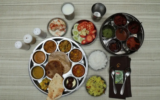 Gujarat Bhavan Hotel