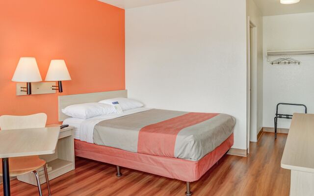Motel 6 Portland, OR - Central