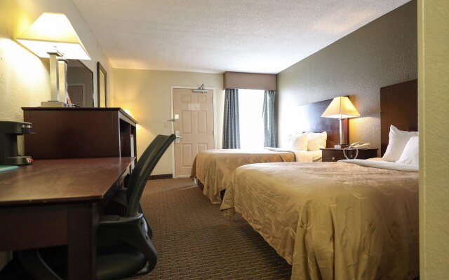 Copley Inn & Suites, Copley - Akron