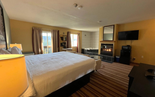 Jolly Roger Inn & Resort