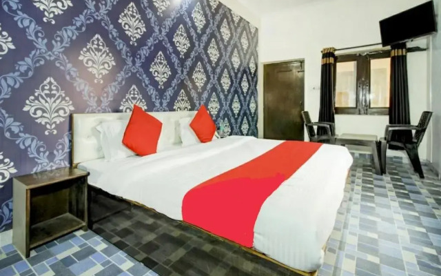 OYO 71043 Hotel Kingsman