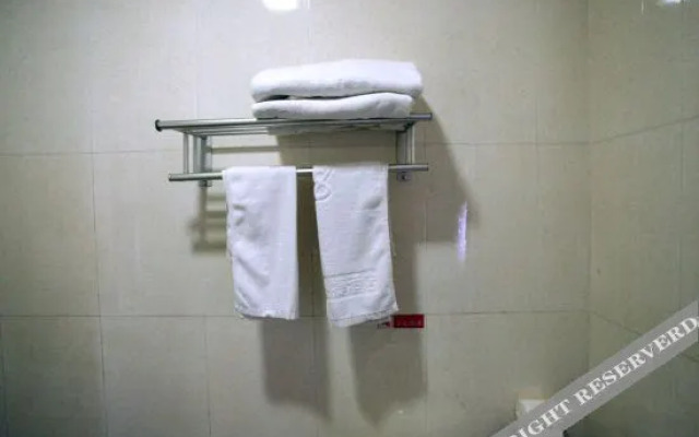 Week 8 Express Hotel (Yancheng High Speed Railway Station)