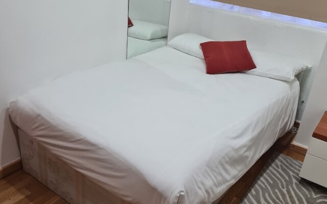 Roland House Apartments