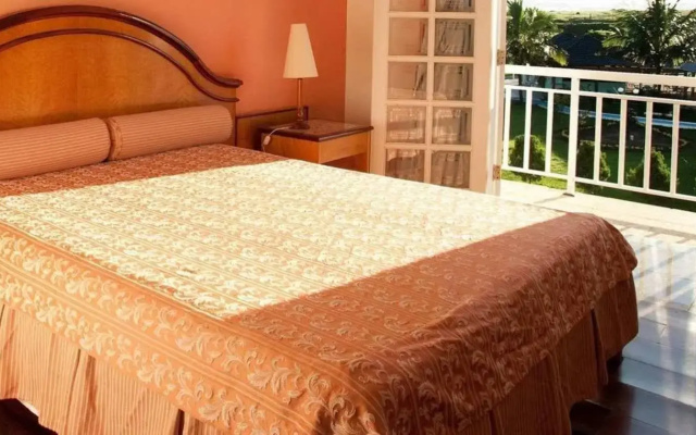 Colonial Plaza Hotel