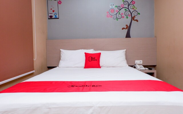 RedDoorz near Java Supermall Semarang
