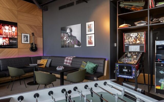 Moxy Edinburgh Airport