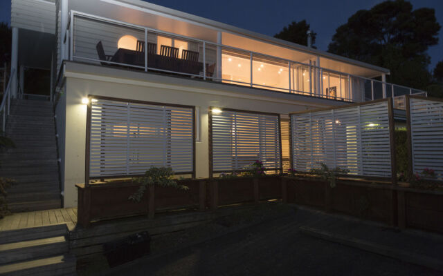 Russell View Apartments