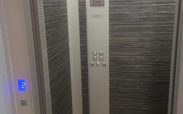 Belvedere Airport Suites