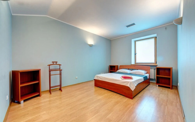 Luxury 3-bedroom apartment Gonchara