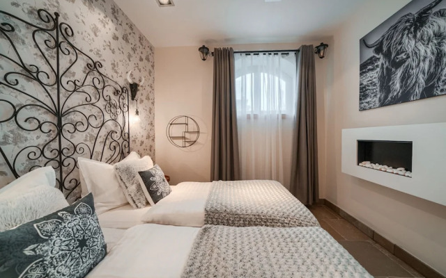 Rich Witch Villa&SPA