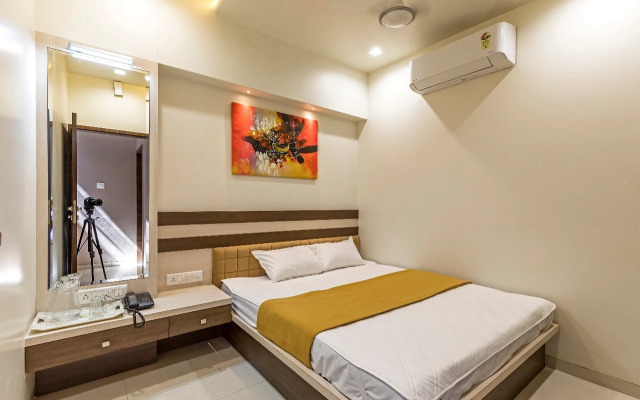 Hotel Rajlaxmi Grand