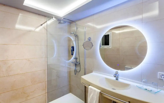 Hotel Palmira Paradise & Suites