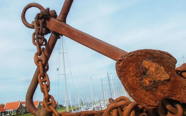 Nice Chalet with Fireplace near Oosterschelde