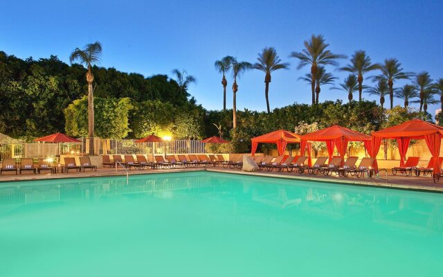 Sheraton Crescent Hotel