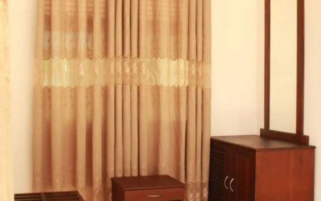 Pearl City Hotel