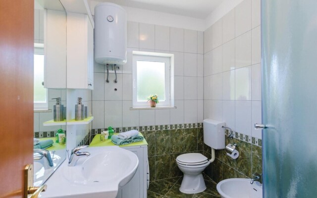 Amazing Home in Lovorno With Wifi and 4 Bedrooms